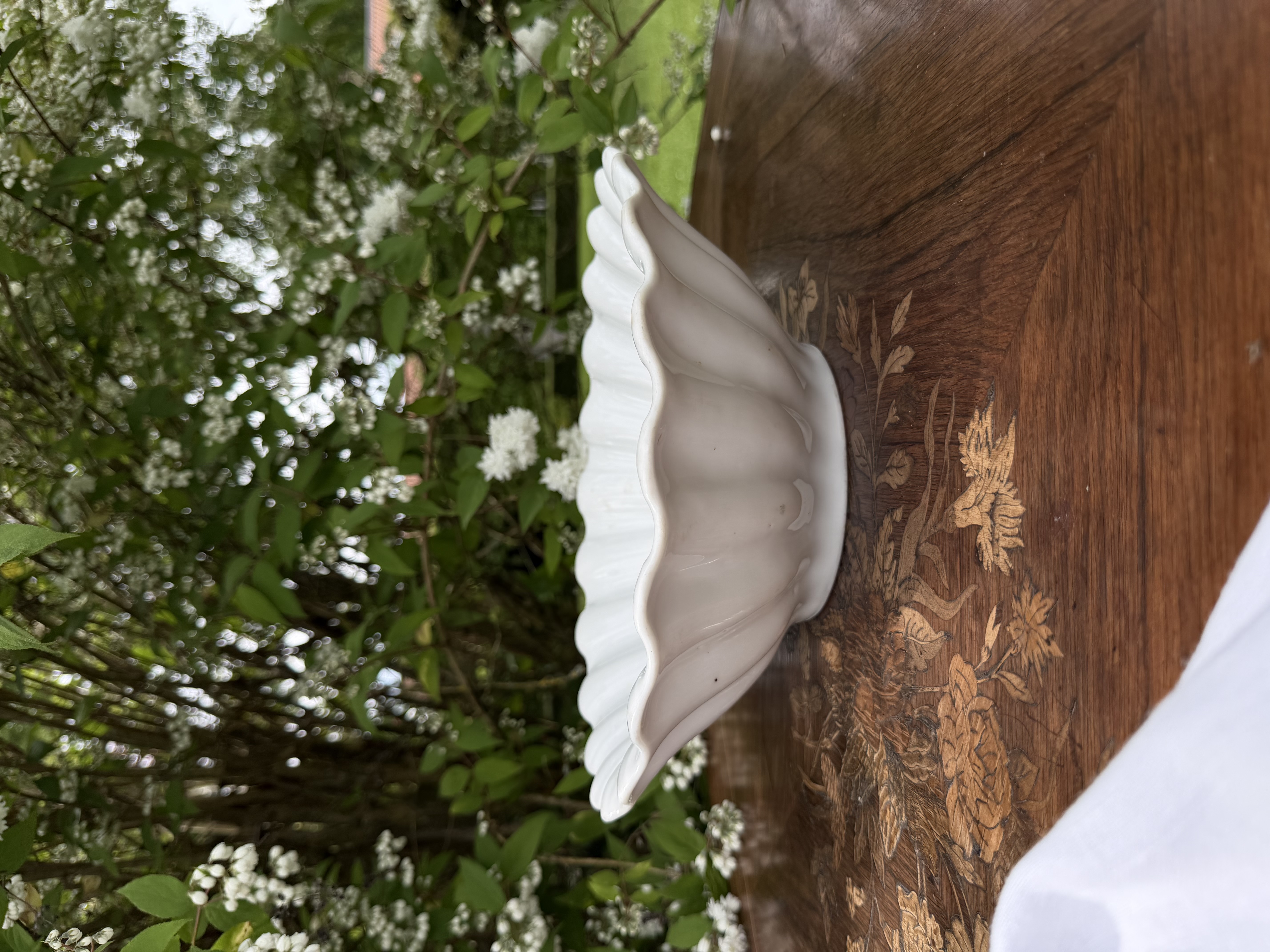 Faïence Fluted Centerpiece