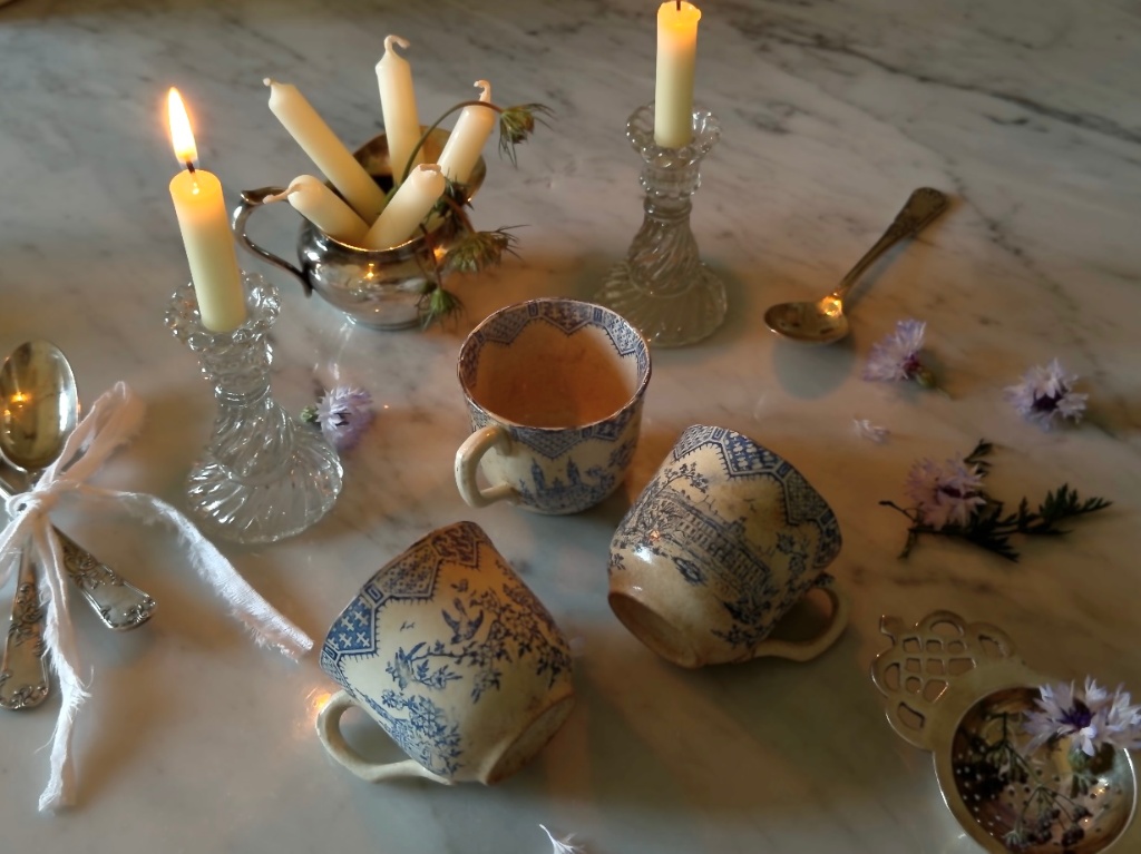 Scattered arrangement showing the intricate geometric and floral border