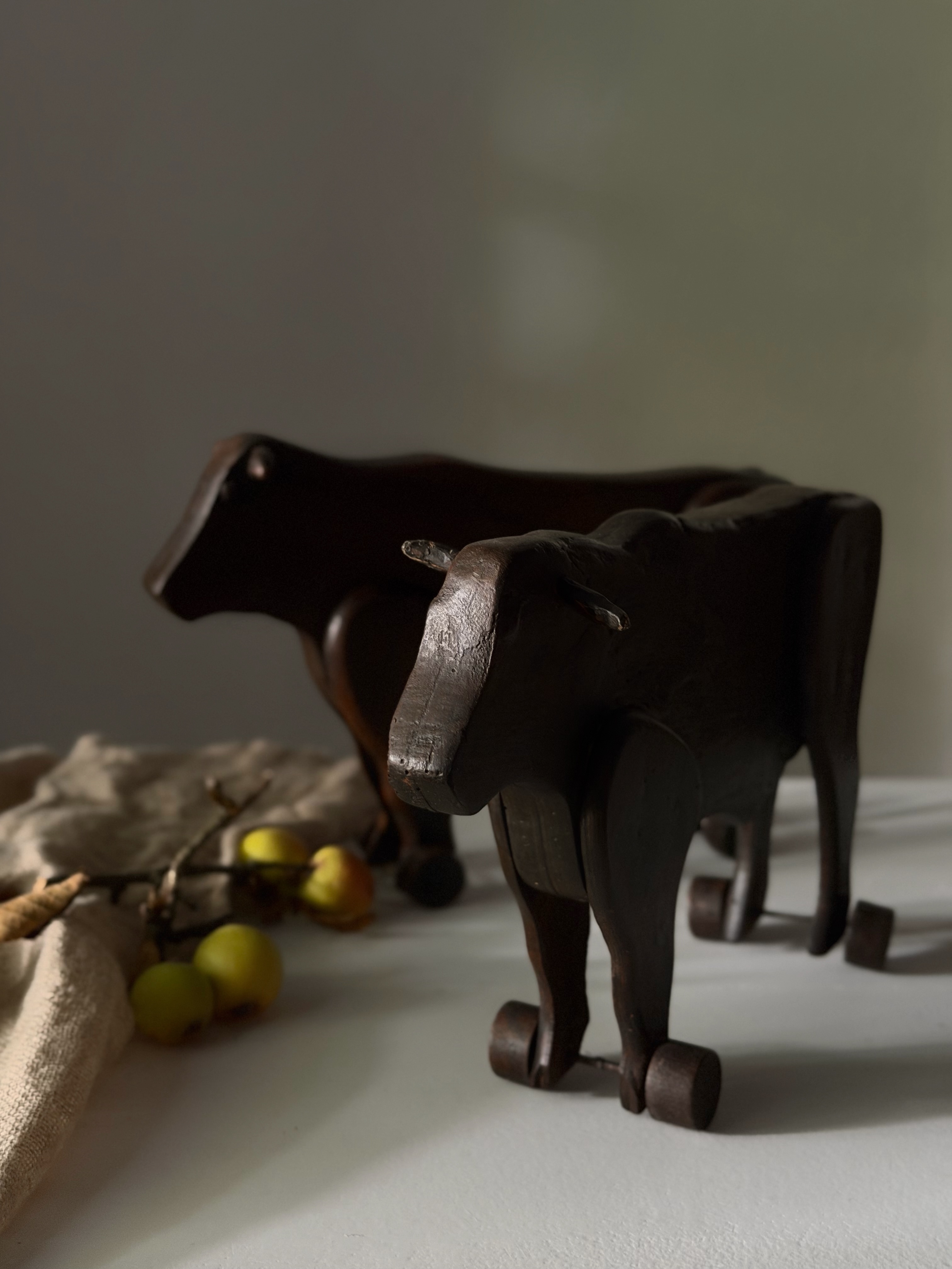 Profile view showing the primitive carving style